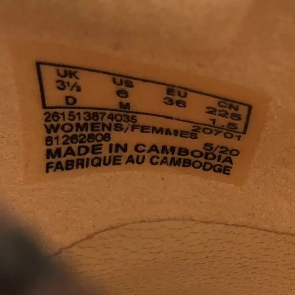 CLARKS Womens Heels Size 6 Snake Skin 2" Block Round Toe Comfort Loafers - Picture 3 of 6